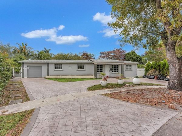 18600 NE 7th Ct, North Miami Beach, FL 33179