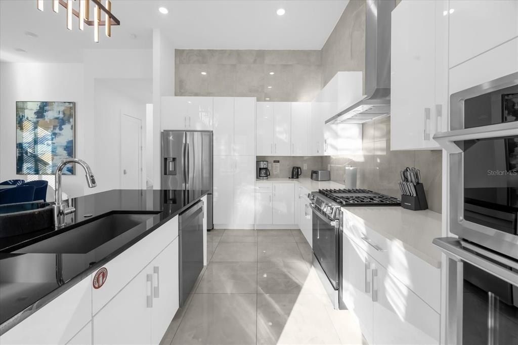 2137 Pine Oak Loop, Davenport, FL 33837 Photo