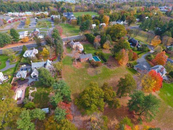 165 Bloomfield, West Hartford, CT 06105