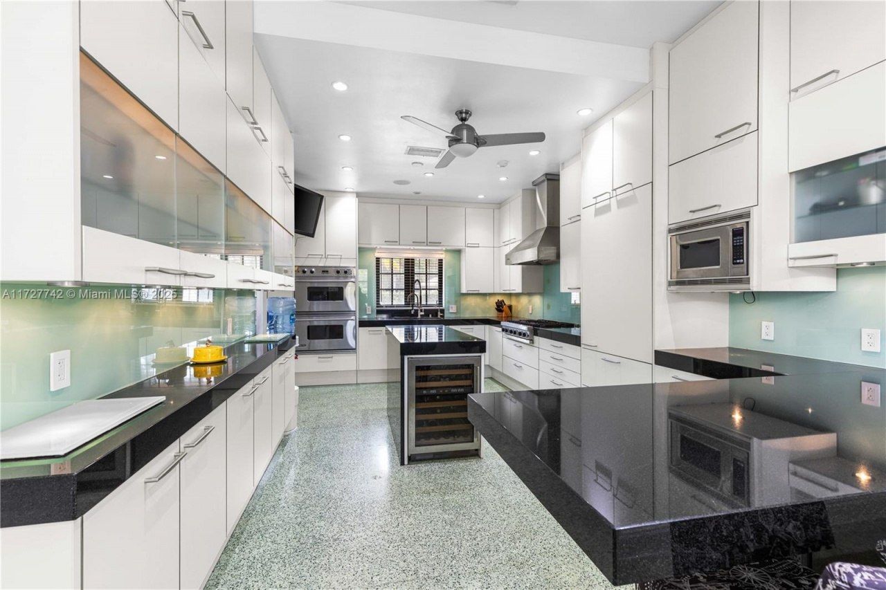 1181 S Alhambra Cir, Coral Gables, FL 33146 Photo