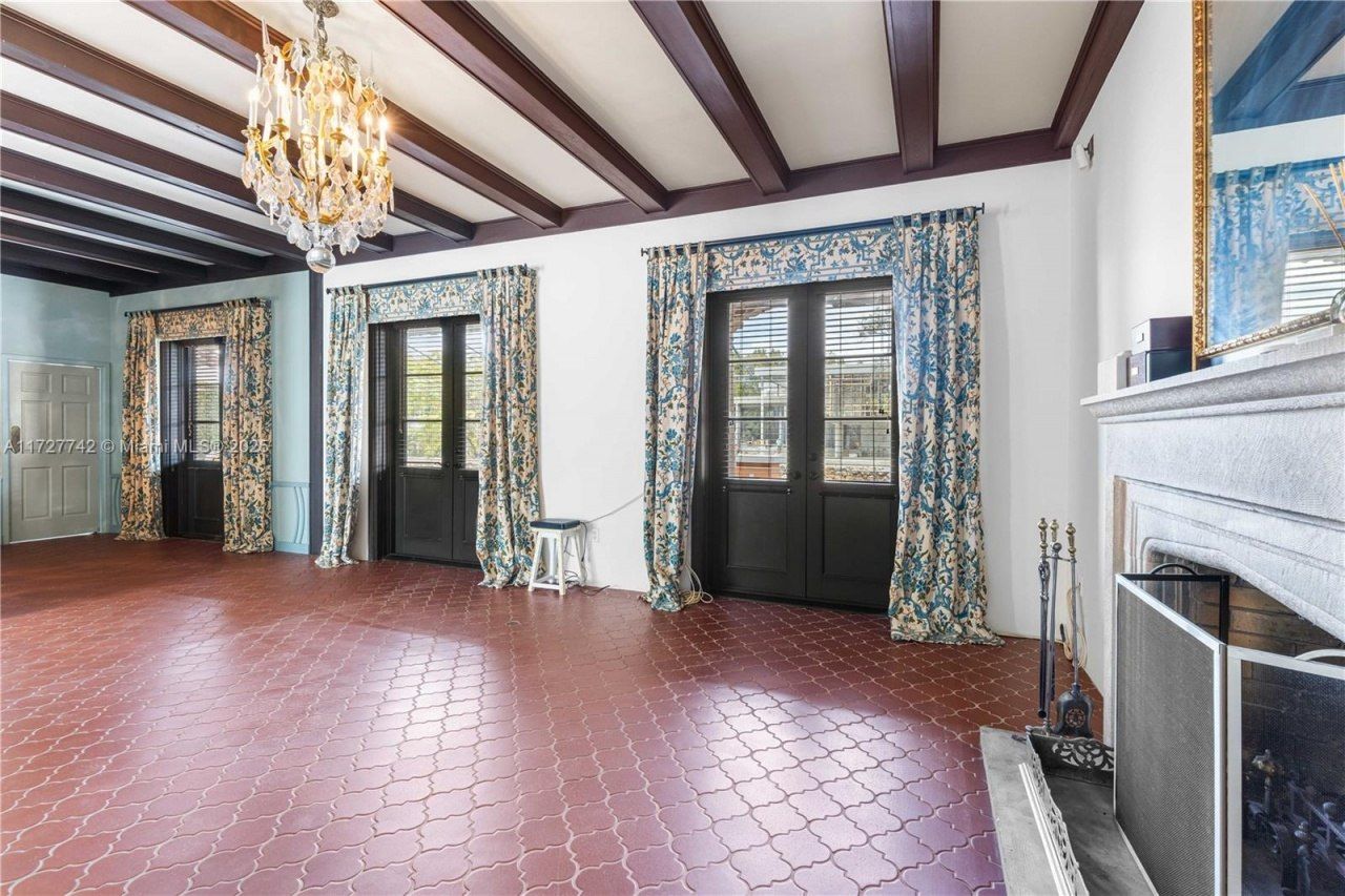 1181 S Alhambra Cir, Coral Gables, FL 33146 Photo