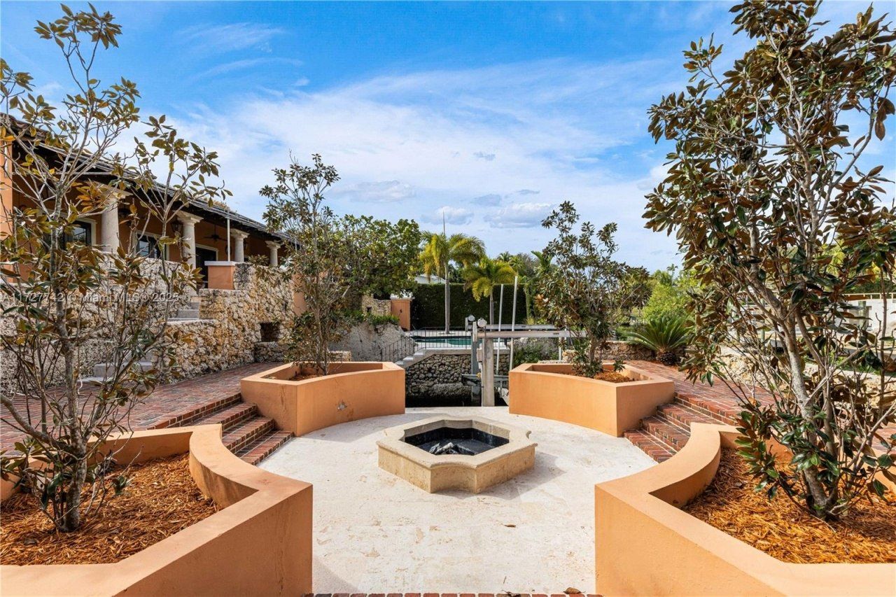 1181 S Alhambra Cir, Coral Gables, FL 33146 Photo