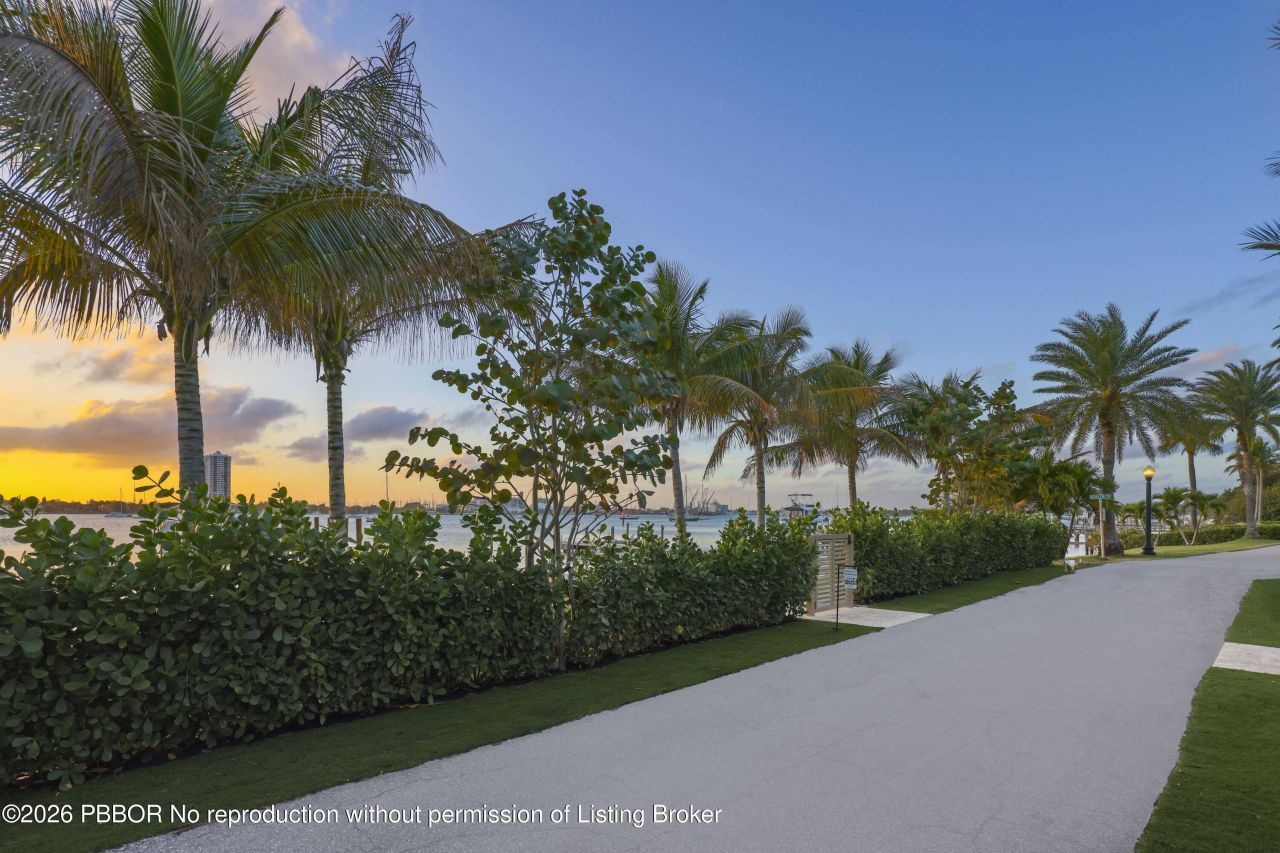 1265 N Lake Way, Palm Beach, FL 33480 Photo