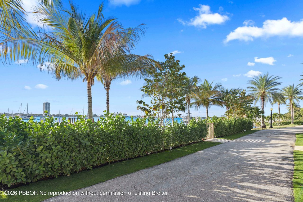 1265 N Lake Way, Palm Beach, FL 33480 Photo
