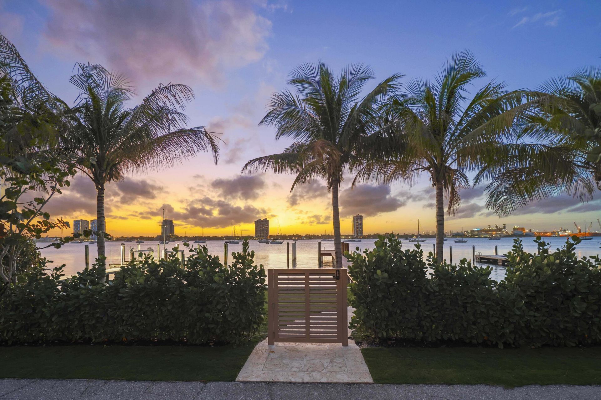 1265 N Lake Way, Palm Beach, FL 33480 Photo