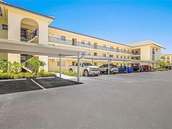 201 Quail Forest BLVD, Unit 208, NAPLES, FL 34105