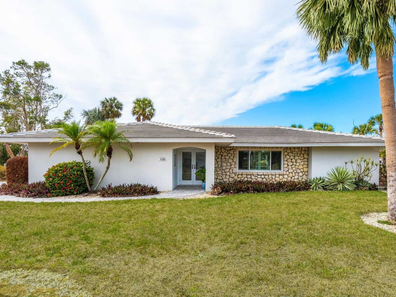 5560 Shadow Lawn Drive, Sarasota, FL 34242 Photo