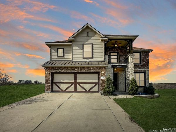 220 SCENIC HILLS DR, La Vernia, TX 78121