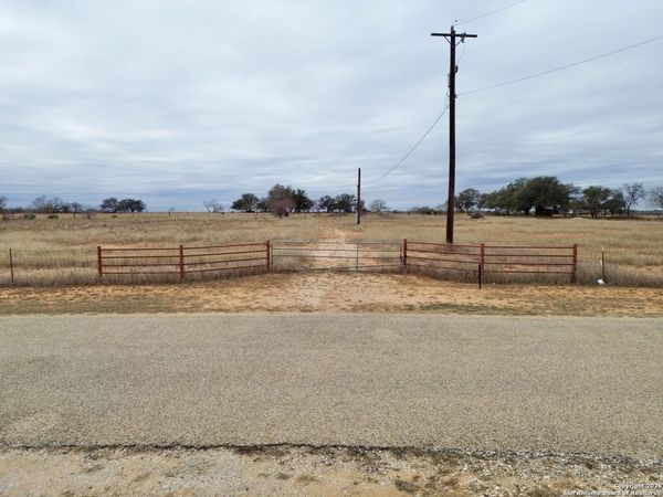 120 S RIDGE DR, Lytle, TX 78052