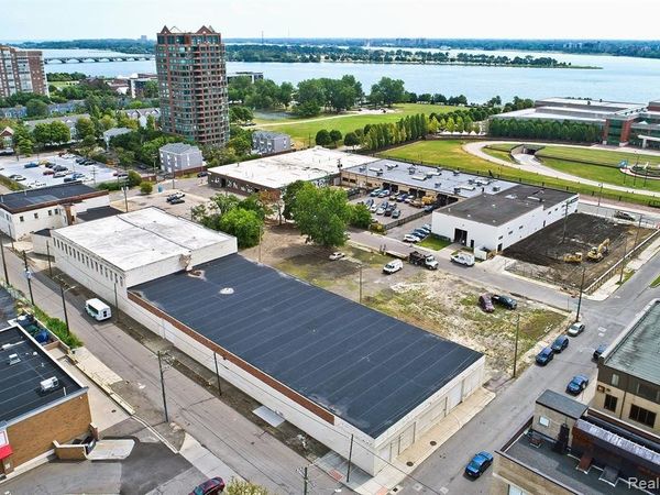 3240 Woodbridge Street, Detroit, MI 48207