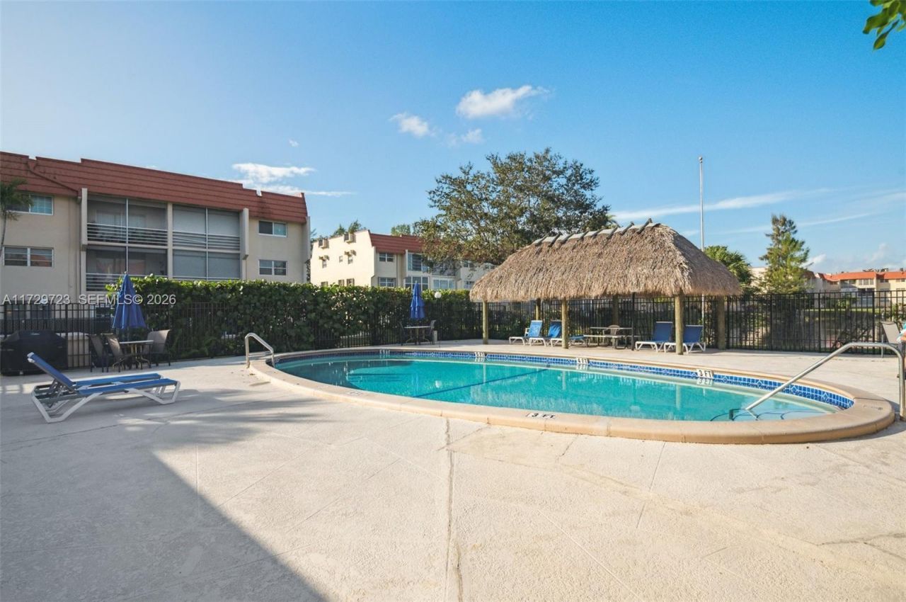 2600 W Sunrise Lakes Dr, Unit 209, Sunrise, FL 33322 Photo