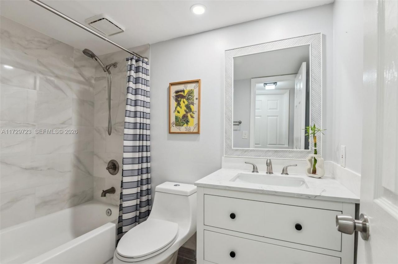 2600 W Sunrise Lakes Dr, Unit 209, Sunrise, FL 33322 Photo