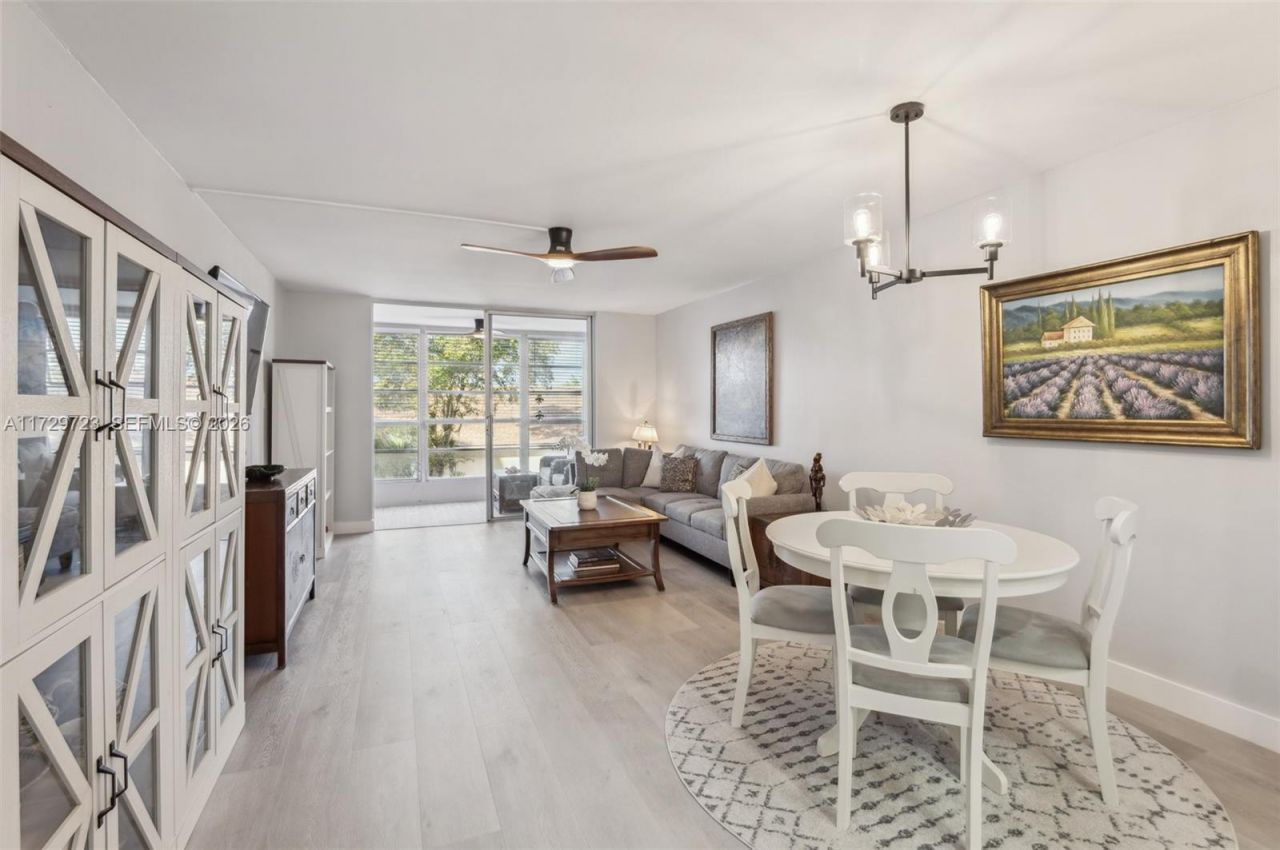 2600 W Sunrise Lakes Dr, Unit 209, Sunrise, FL 33322 Photo