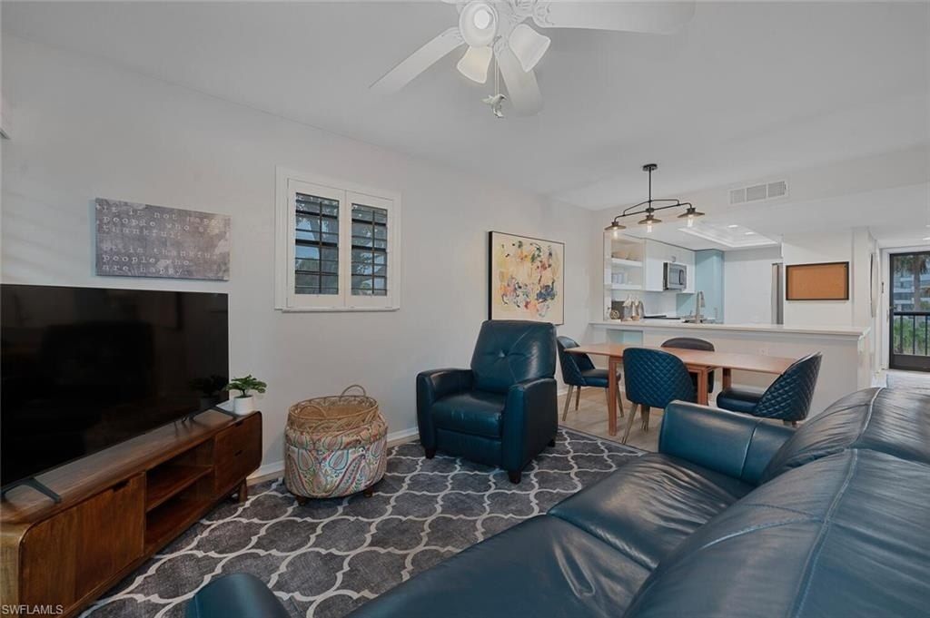 600 Neapolitan Way, Unit 248, Naples, FL 34103 Photo