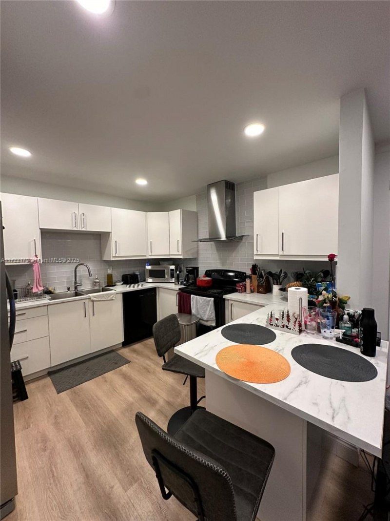 5100 SW 41st St, Unit 328, Pembroke Park, FL 33023 Photo