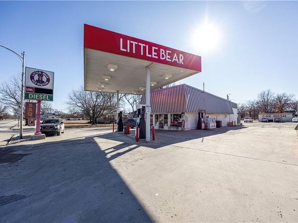 303 Main Street, Neodesha, KS 66757