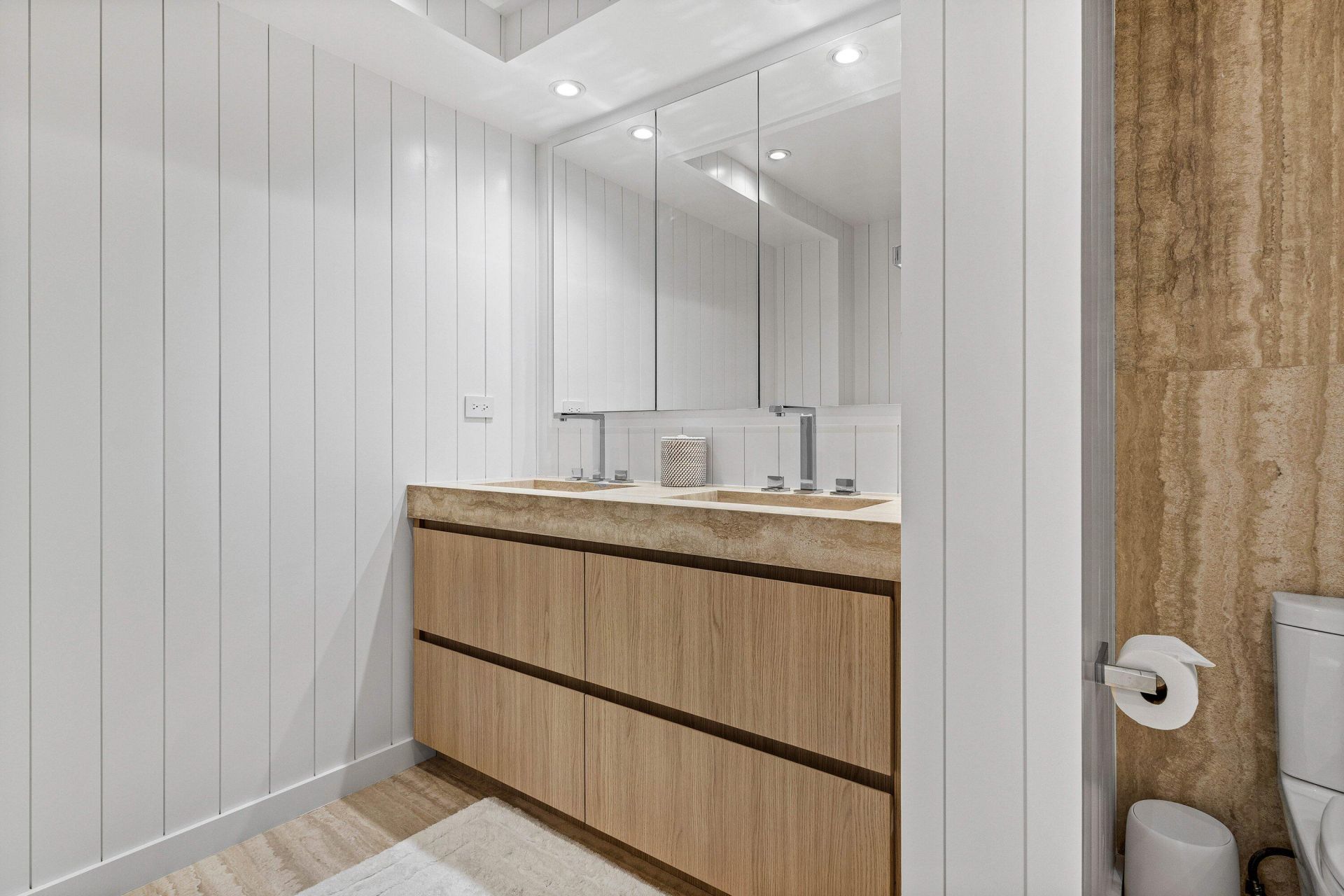 3951 N Ocean Boulevard, Unit 201, Gulf Stream, FL 33483 Photo