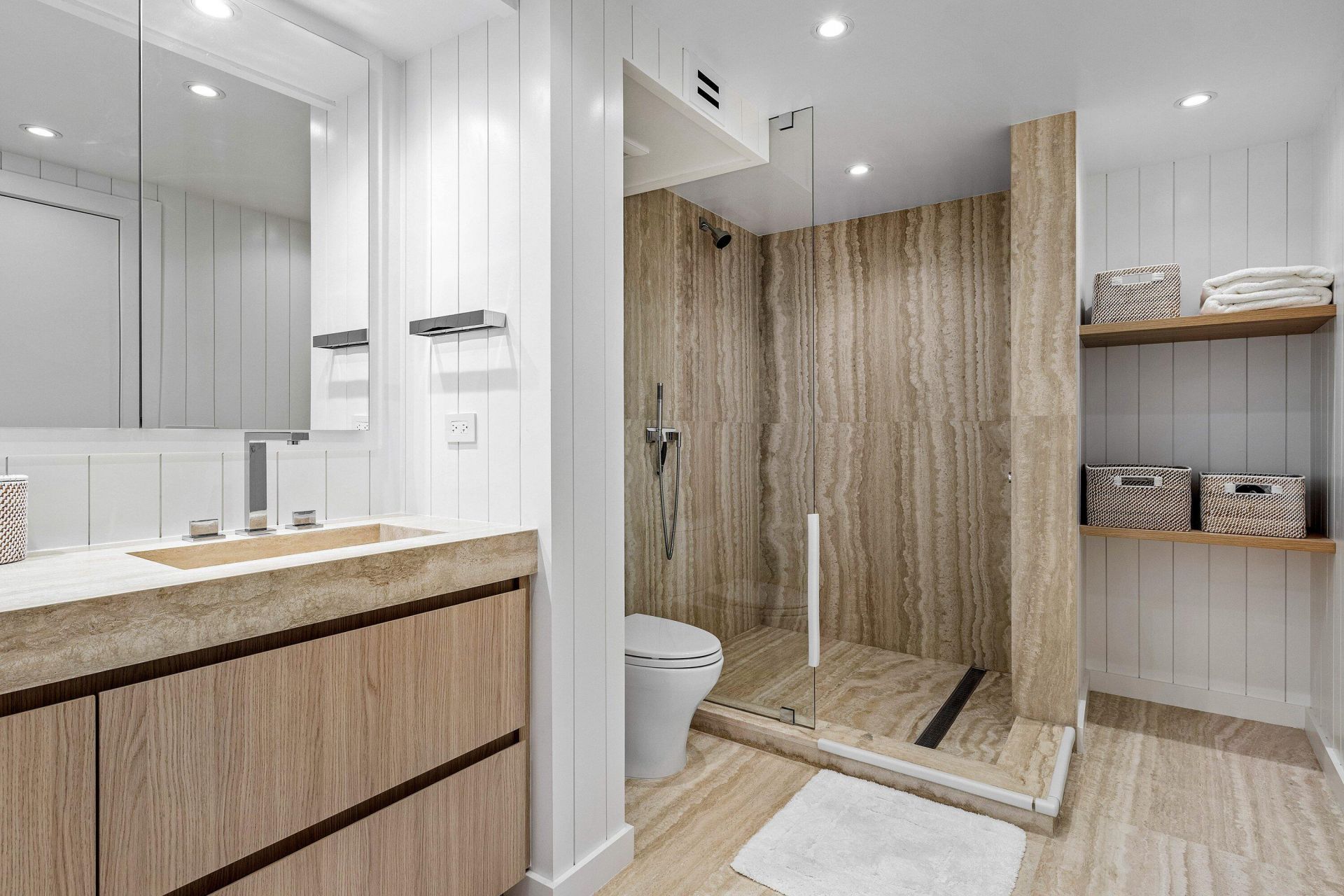 3951 N Ocean Boulevard, Unit 201, Gulf Stream, FL 33483 Photo