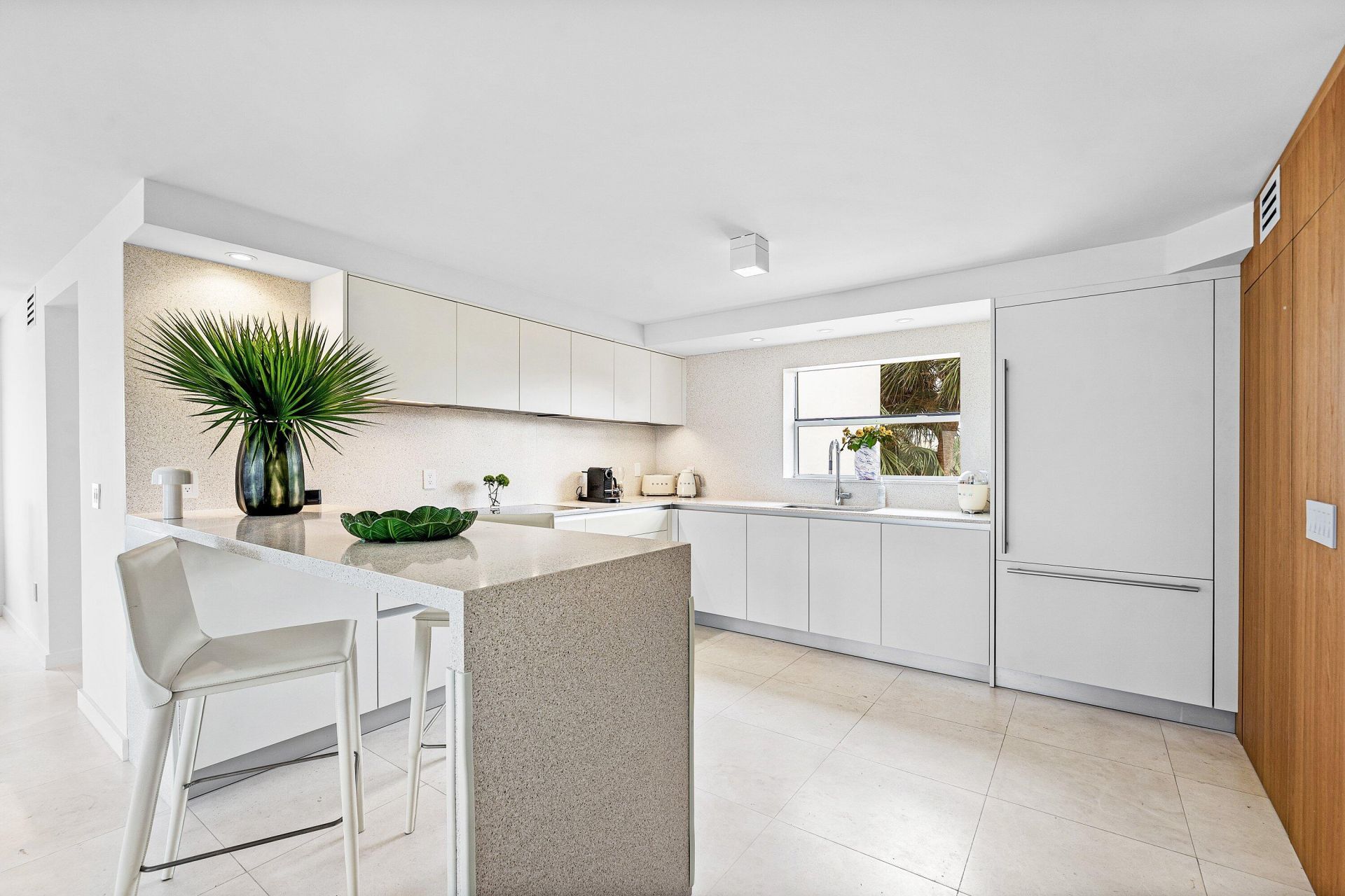 3951 N Ocean Boulevard, Unit 201, Gulf Stream, FL 33483 Photo