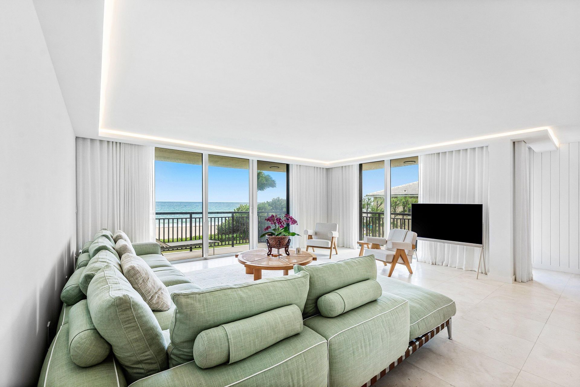 3951 N Ocean Boulevard, Unit 201, Gulf Stream, FL 33483 Photo