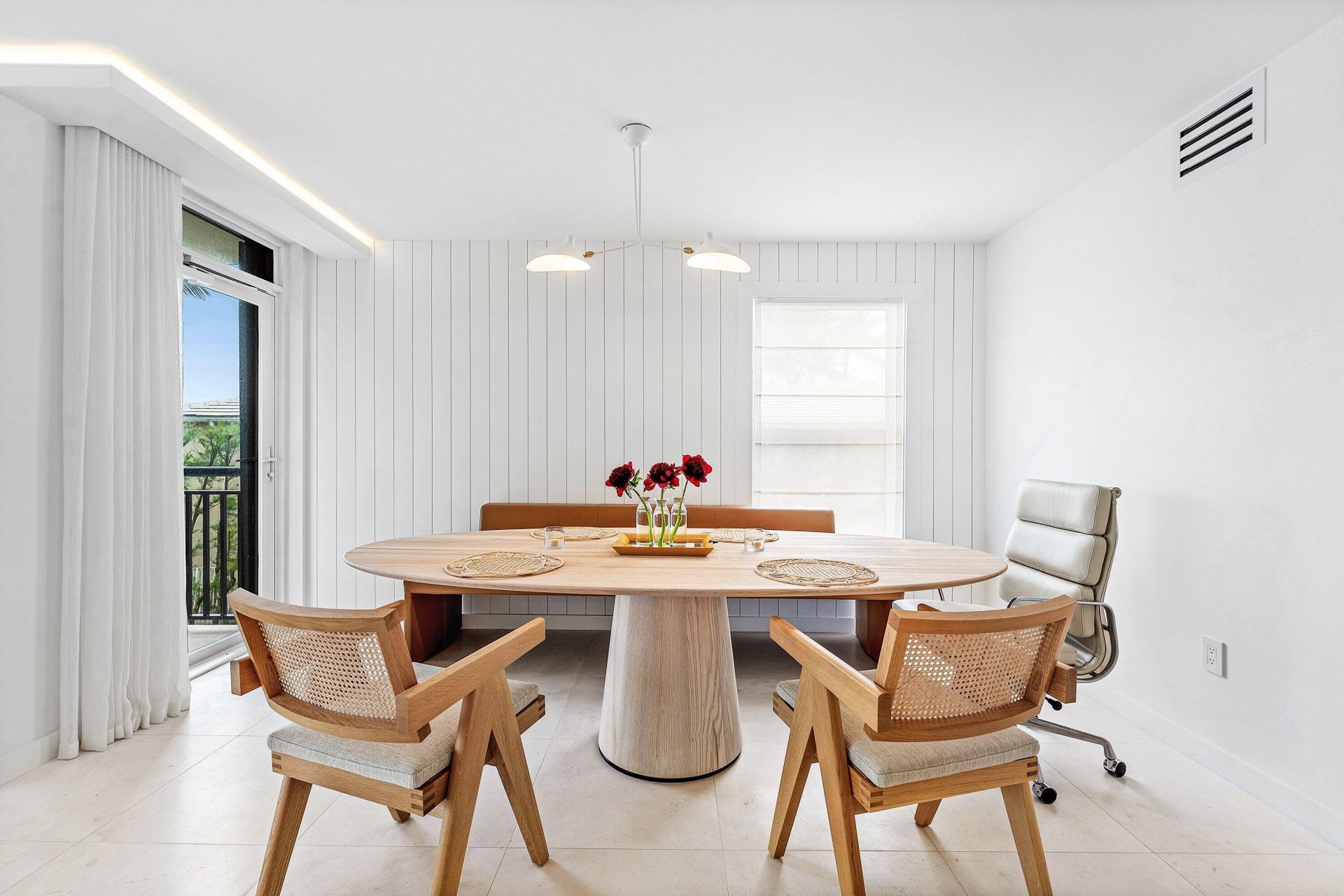 3951 N Ocean Boulevard, Unit 201, Gulf Stream, FL 33483 Photo