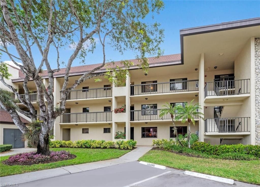 415 Augusta Blvd, Unit 311, Naples, FL 34113 Main Photo