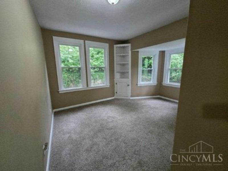 4556 Hamilton Avenue, Cincinnati, OH 45223 Photo 2