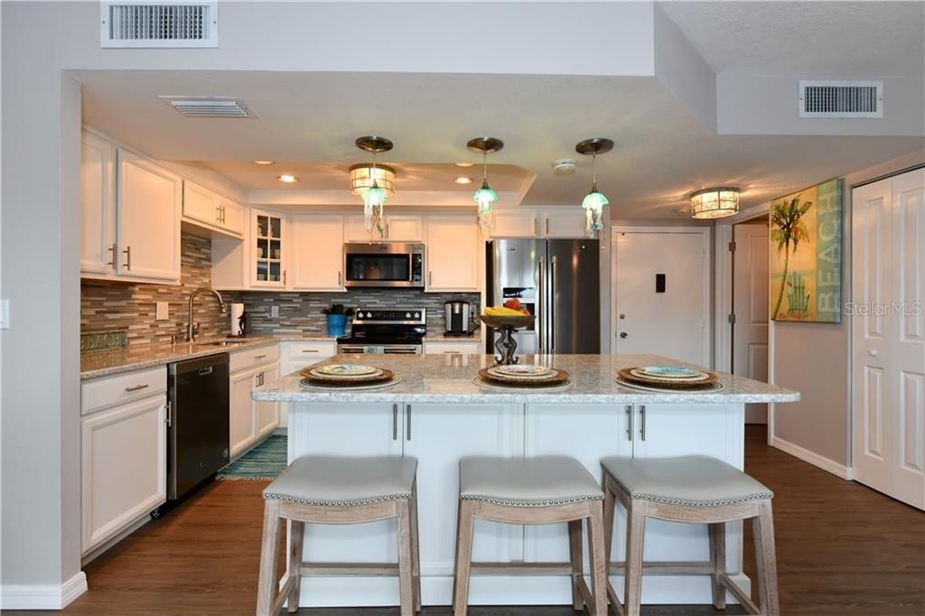 800 Benjamin Franklin Drive, Unit 403, Sarasota, FL 34236 Photo