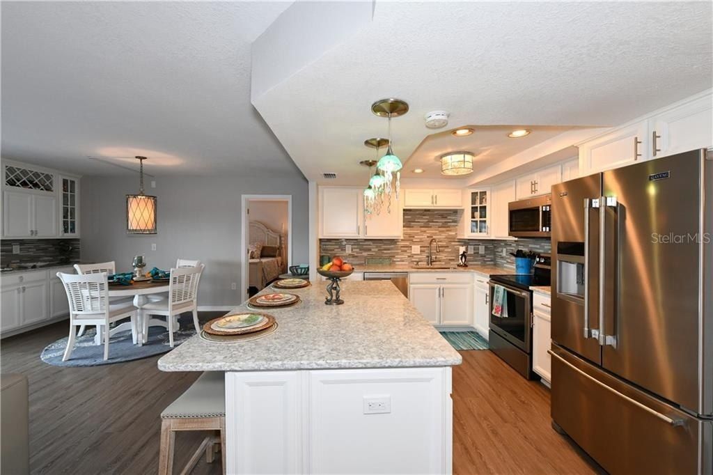 800 Benjamin Franklin Drive, Unit 403, Sarasota, FL 34236 Photo