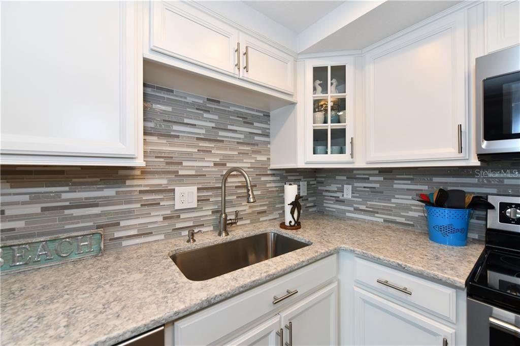 800 Benjamin Franklin Drive, Unit 403, Sarasota, FL 34236 Photo