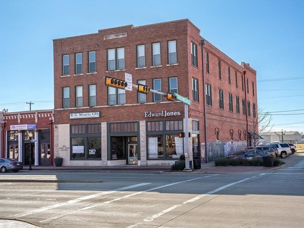 102 E Moore Avenue, Terrell, TX 75160