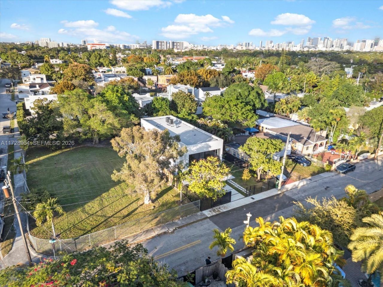 2285 SW 17th Ter, Miami, FL 33145 Photo