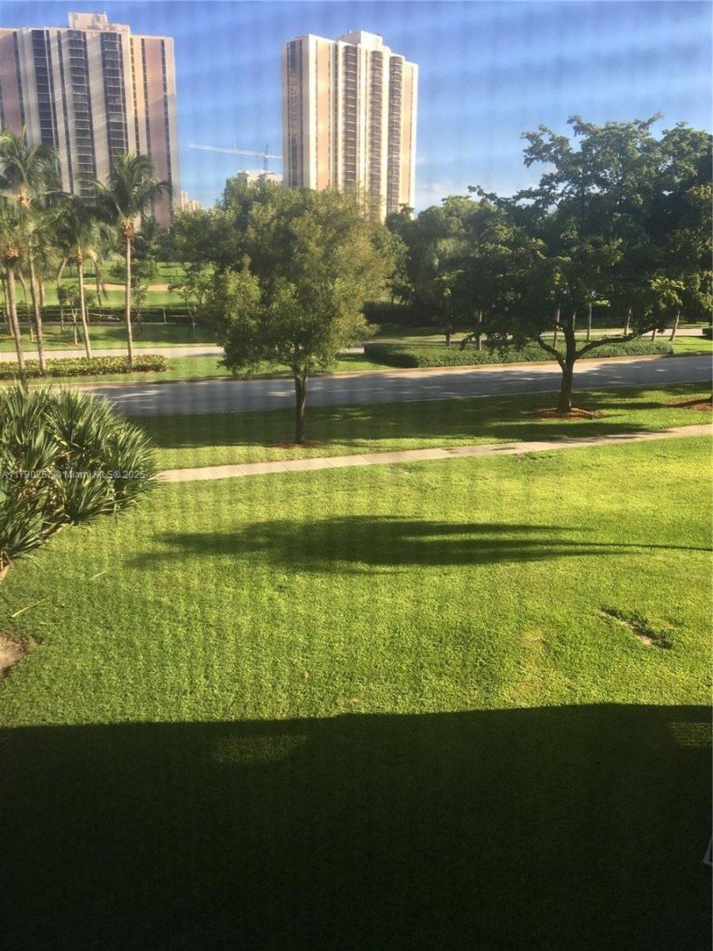 3101 N Country Club Drive, Unit 306, Aventura, FL 33180 Photo