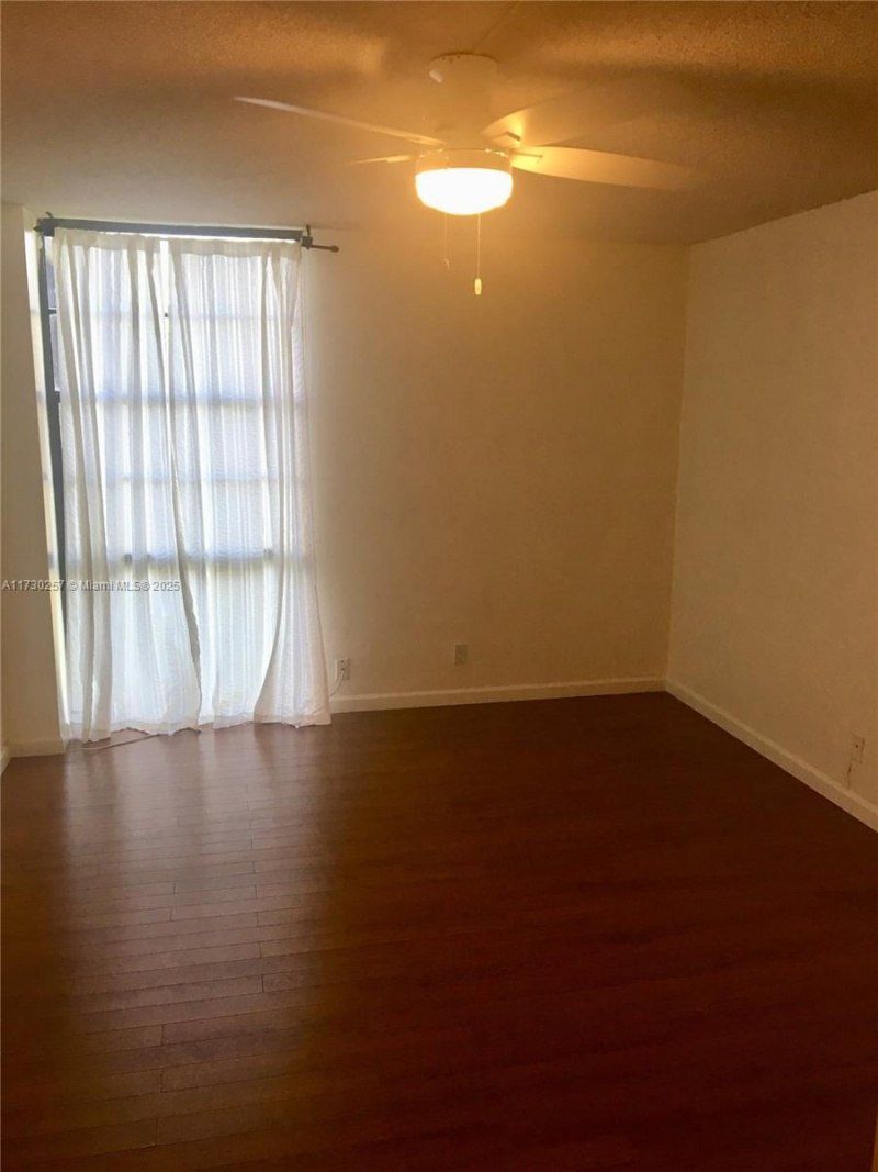 3101 N Country Club Drive, Unit 306, Aventura, FL 33180 Photo