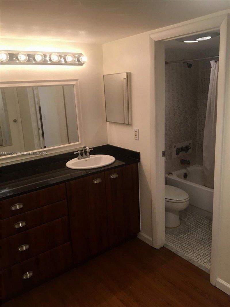 3101 N Country Club Drive, Unit 306, Aventura, FL 33180 Photo