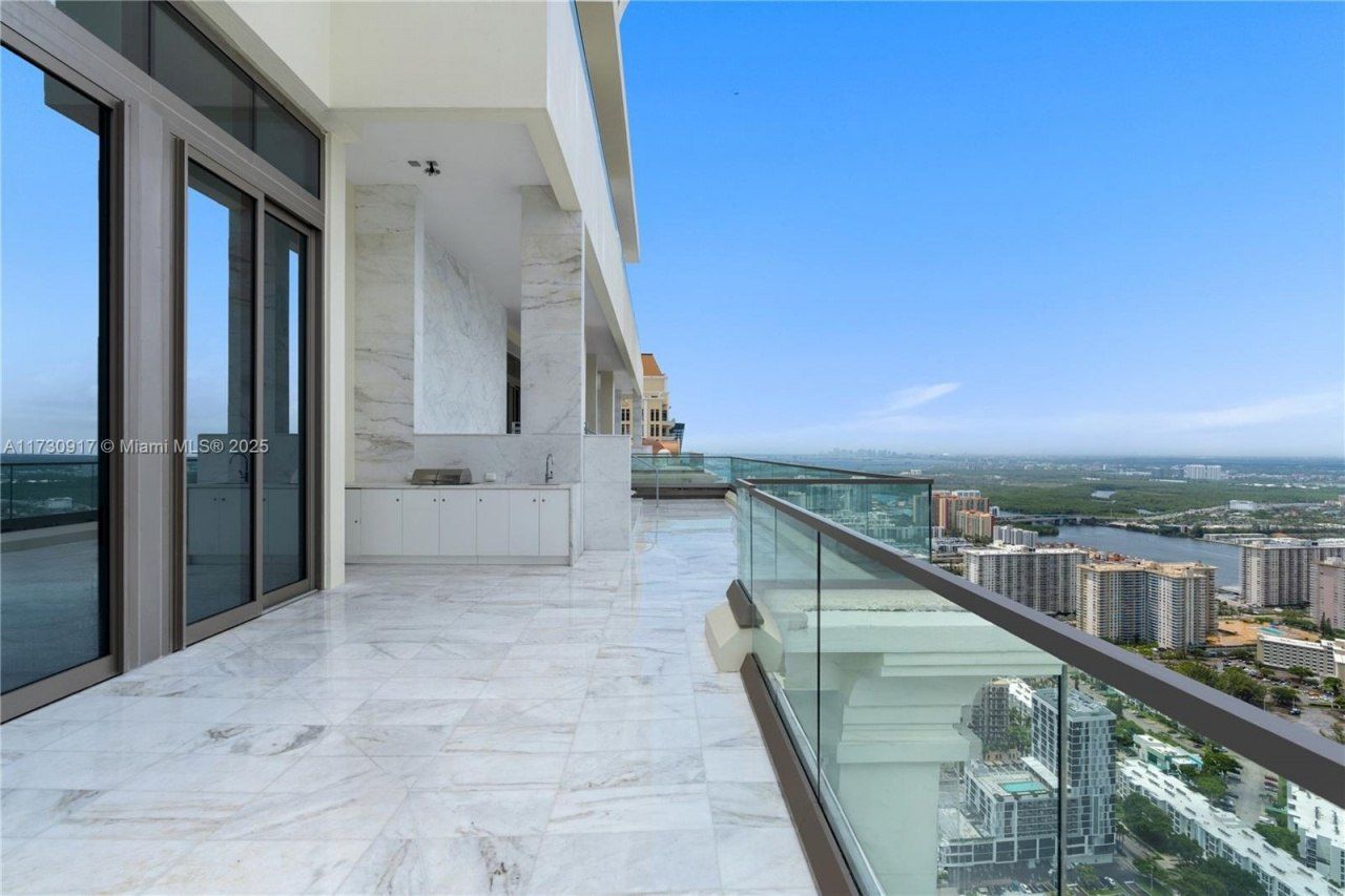 17901 Collins, Unit Ph4705, Sunny Isles Beach, FL 33160 Photo
