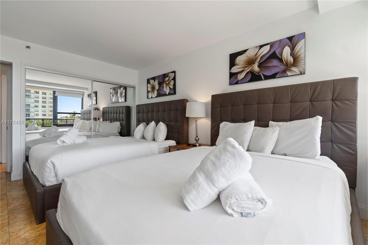 5225 Collins Ave, Unit 501, Miami Beach, FL 33140 Photo