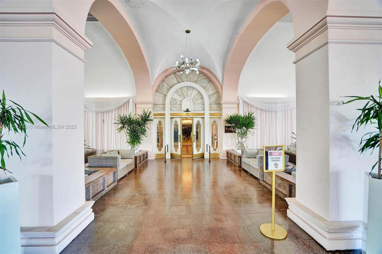 5225 Collins Ave, Unit 501, Miami Beach, FL 33140 Photo