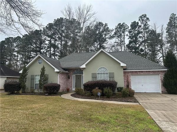 146 WOODCREST Drive, Covington, LA 70433