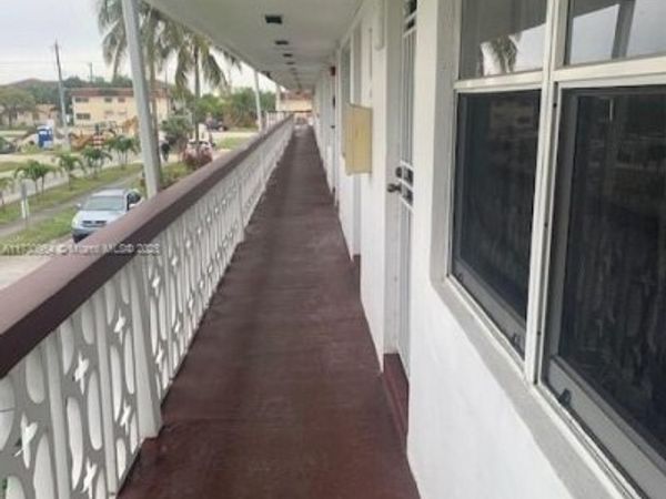 122 NE 204th St, Unit 21, Miami Gardens, FL 33179