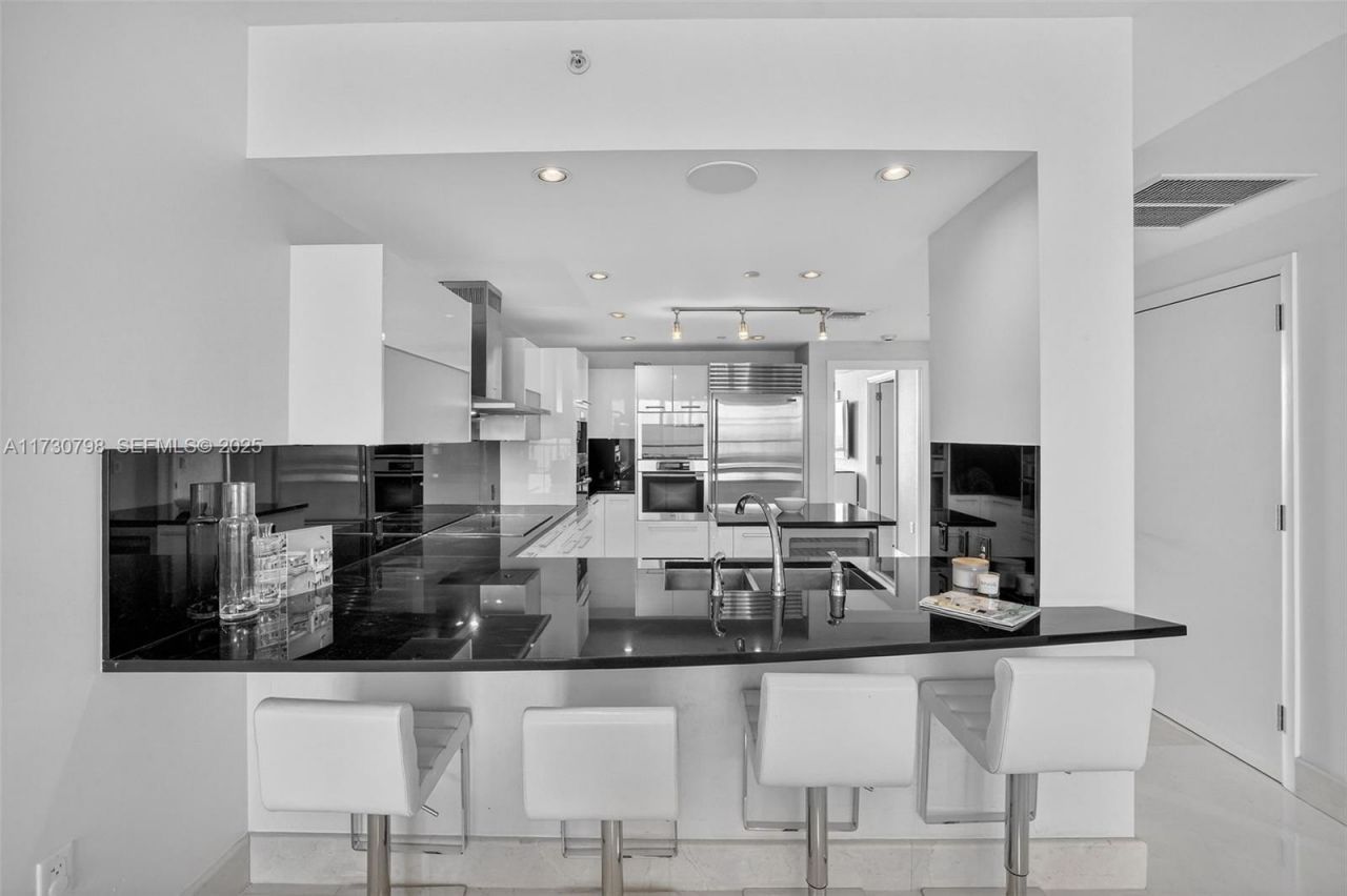 17121 Collins Ave, Unit 3905, Sunny Isles Beach, FL 33160 Photo