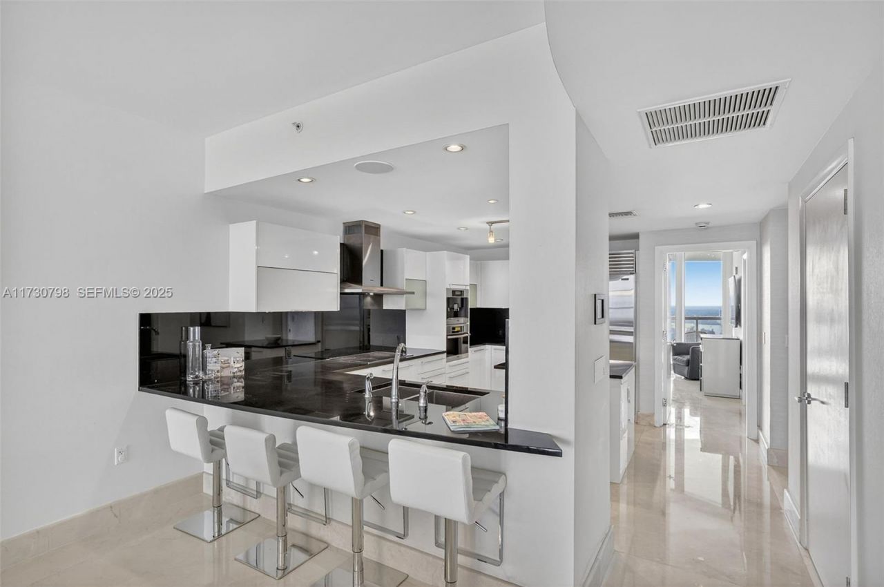 17121 Collins Ave, Unit 3905, Sunny Isles Beach, FL 33160 Photo