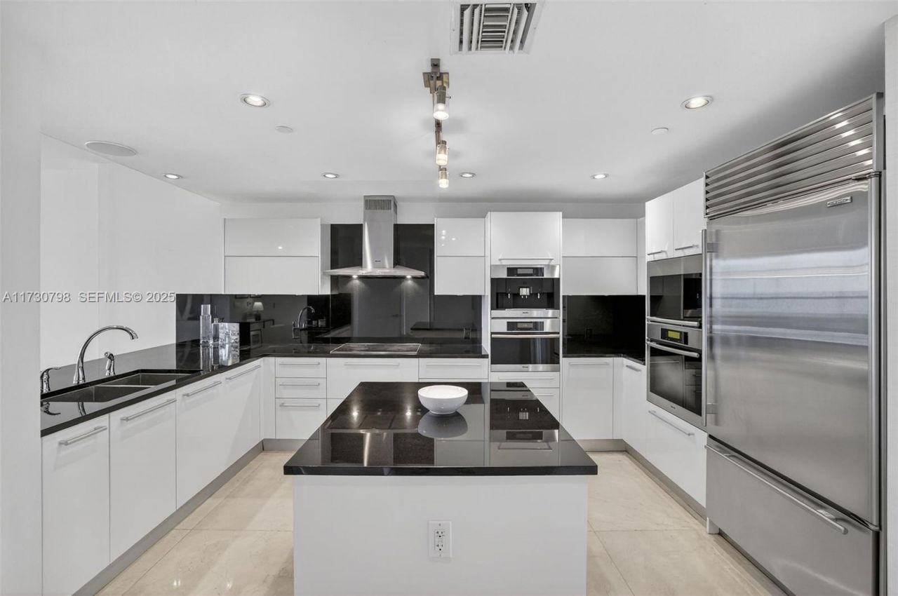 17121 Collins Ave, Unit 3905, Sunny Isles Beach, FL 33160 Photo