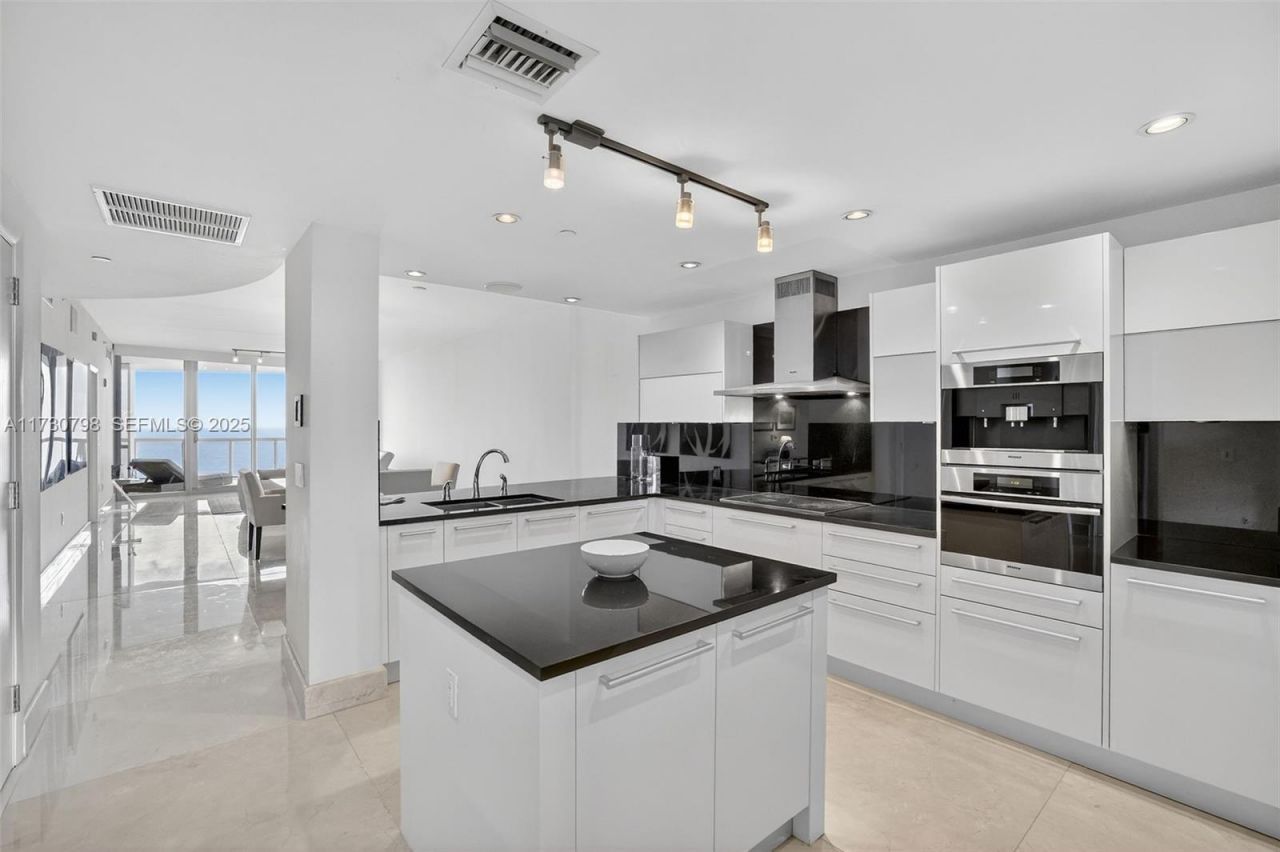 17121 Collins Ave, Unit 3905, Sunny Isles Beach, FL 33160 Photo
