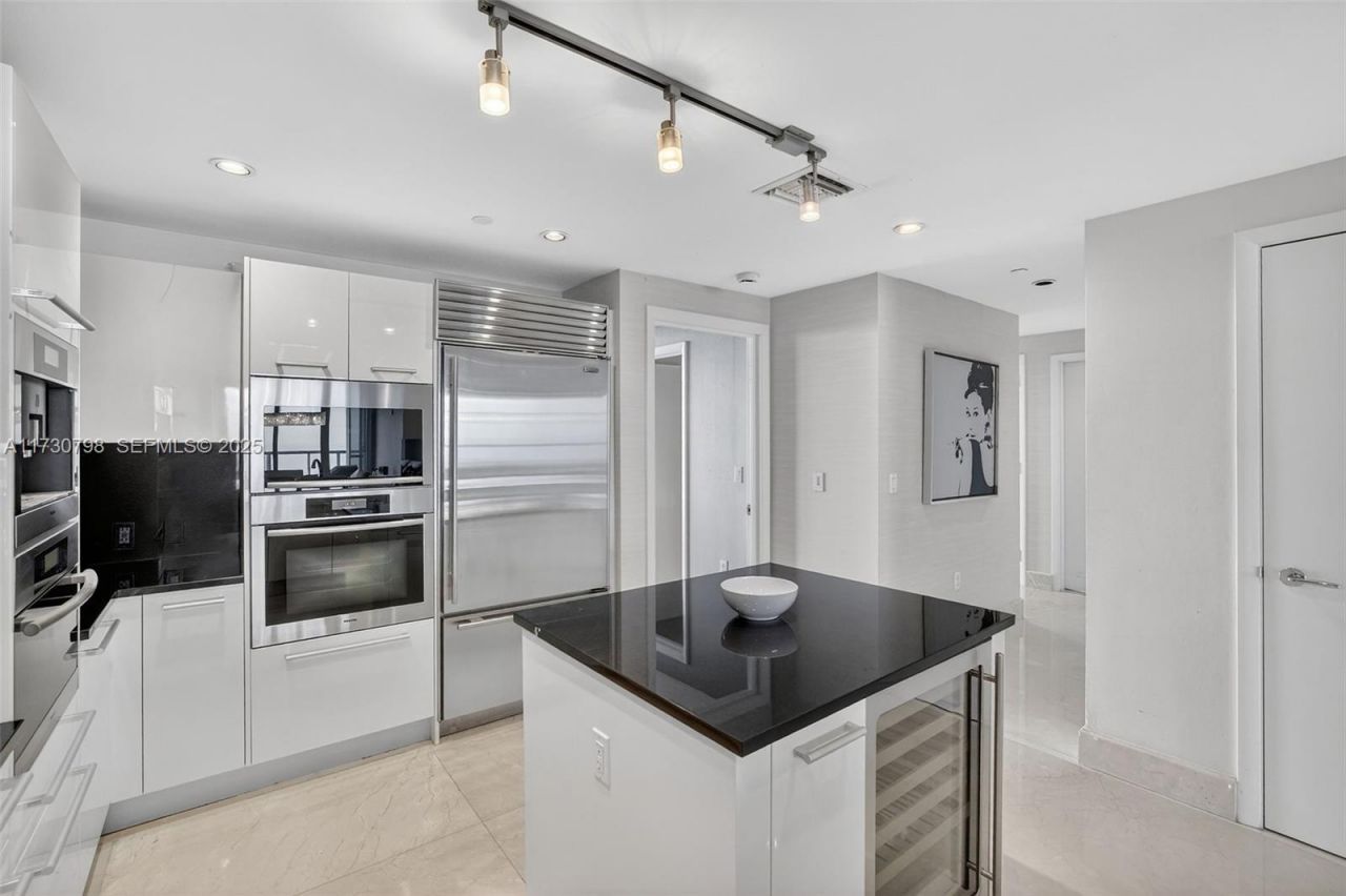 17121 Collins Ave, Unit 3905, Sunny Isles Beach, FL 33160 Photo