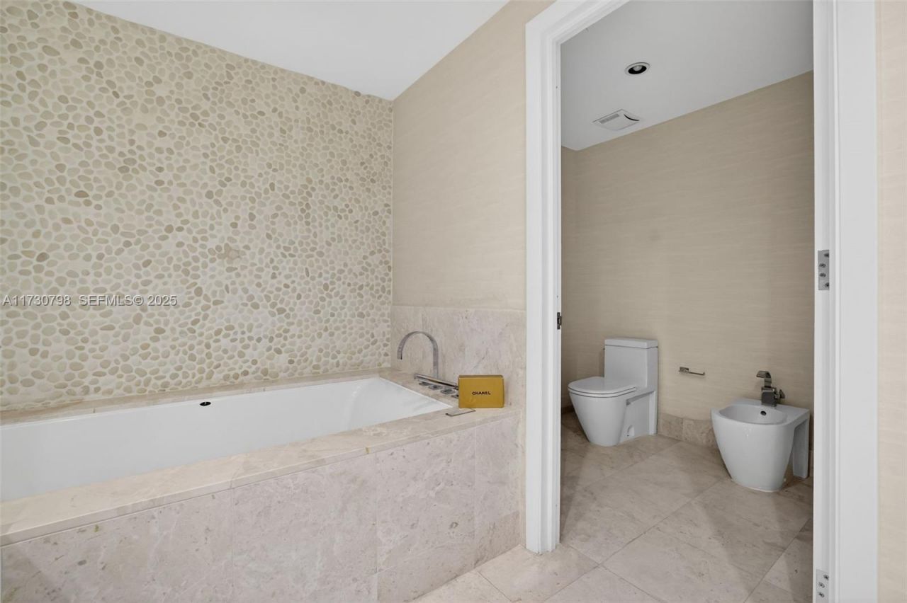 17121 Collins Ave, Unit 3905, Sunny Isles Beach, FL 33160 Photo