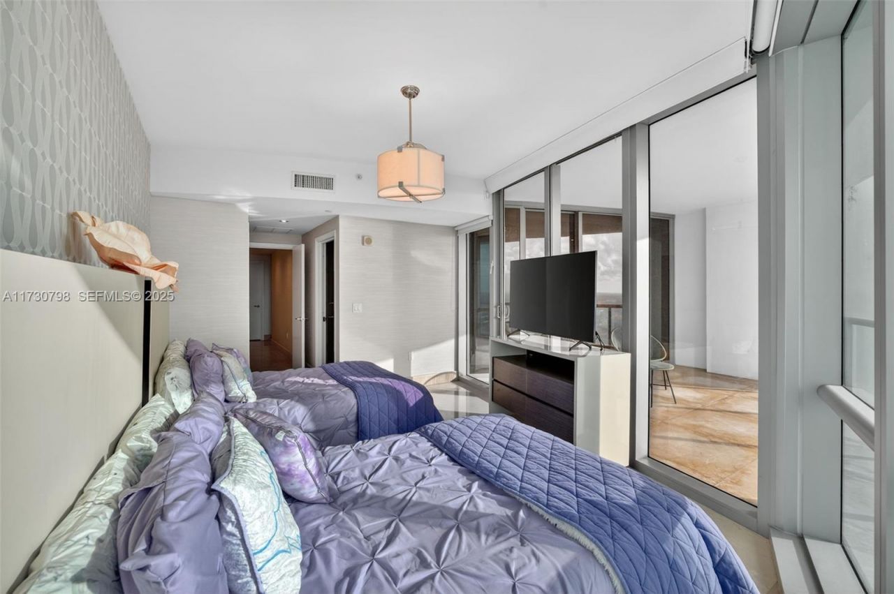 17121 Collins Ave, Unit 3905, Sunny Isles Beach, FL 33160 Photo