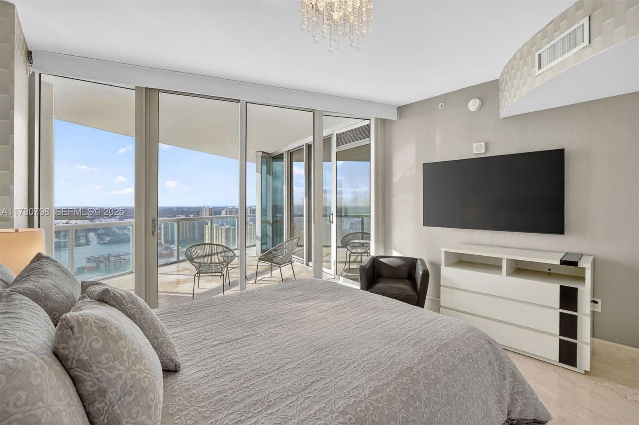 17121 Collins Ave, Unit 3905, Sunny Isles Beach, FL 33160 Photo