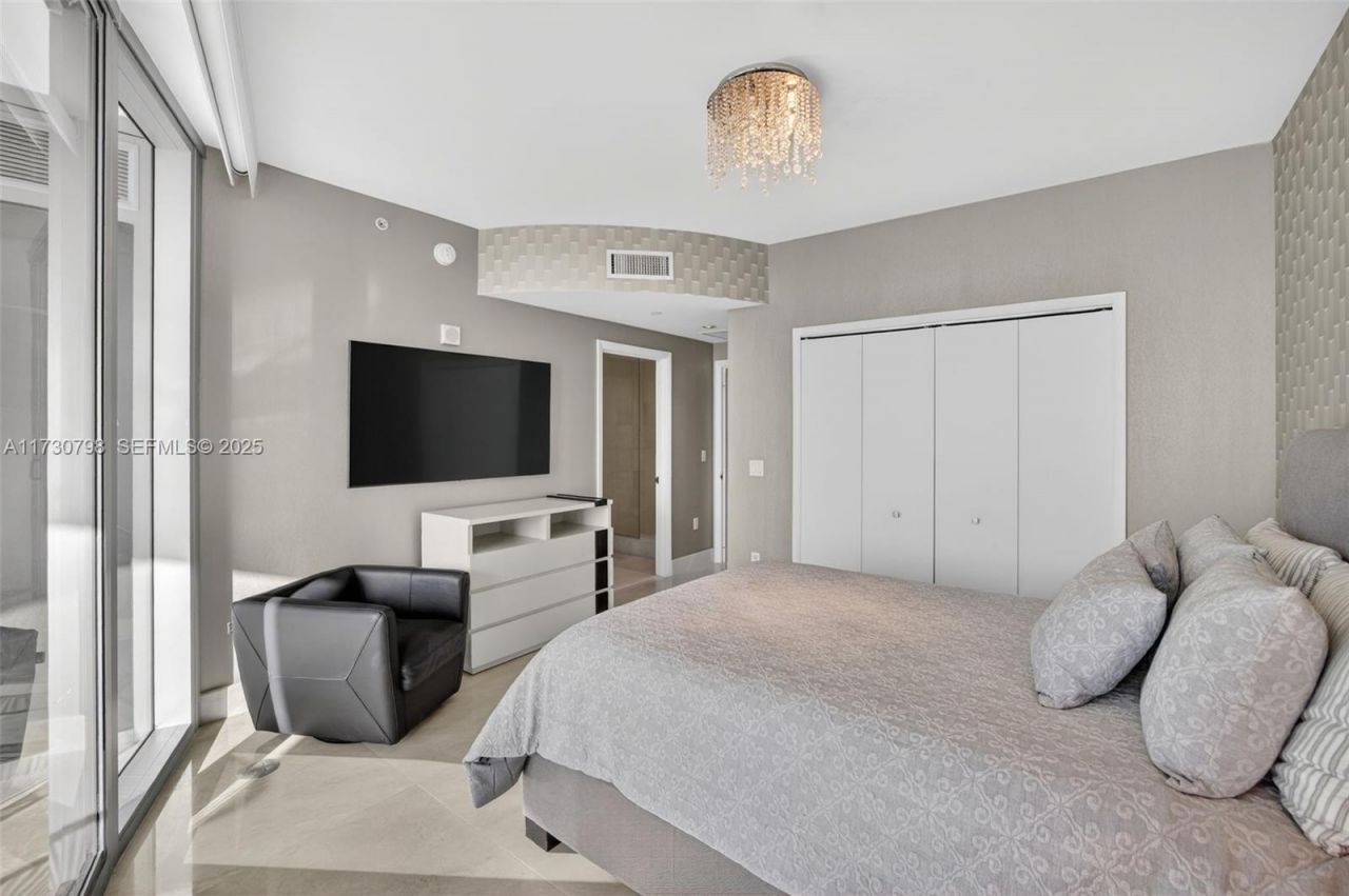 17121 Collins Ave, Unit 3905, Sunny Isles Beach, FL 33160 Photo