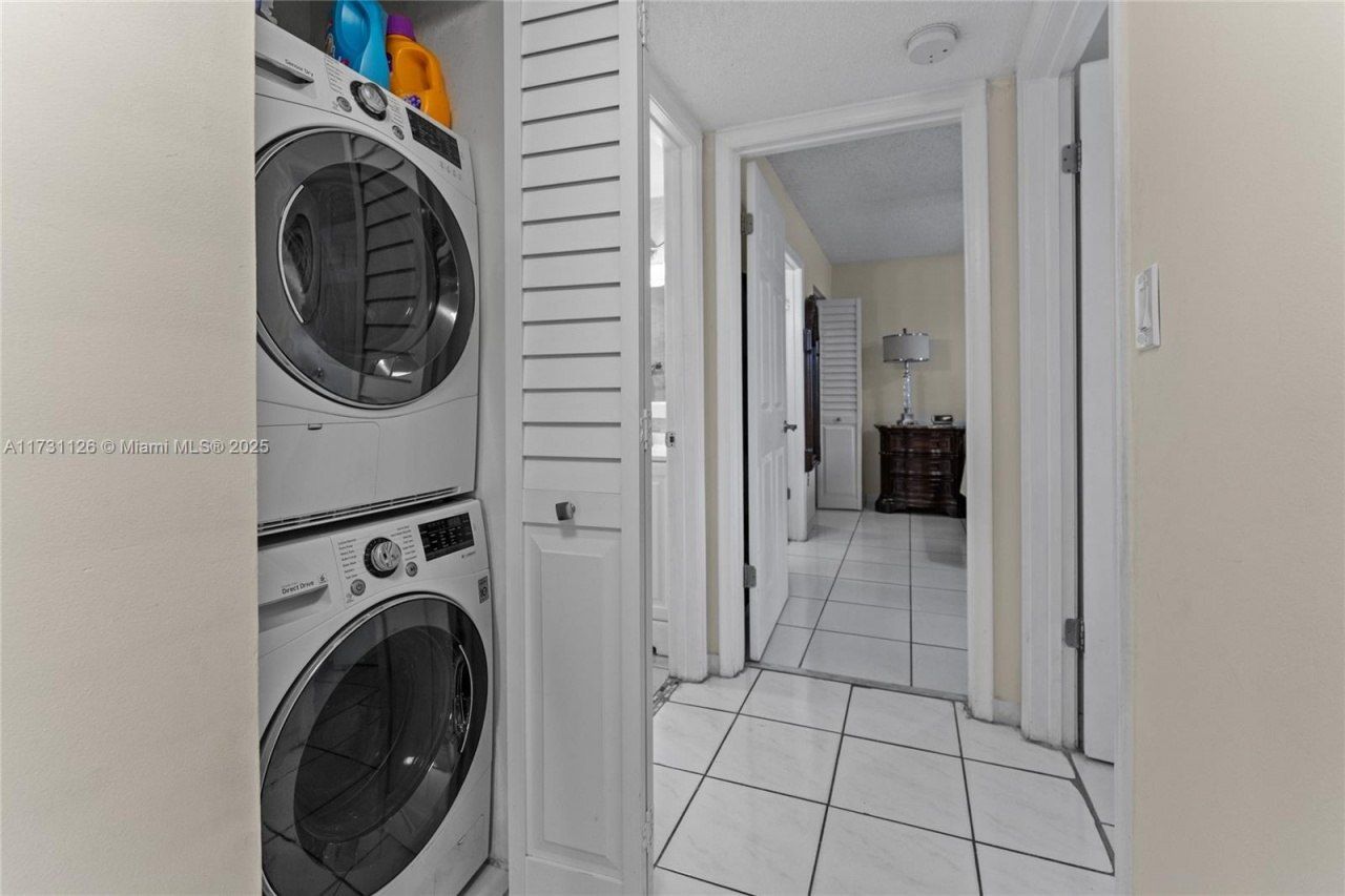 605 NW 72nd Ave, Unit 406, Miami, FL 33126 Photo